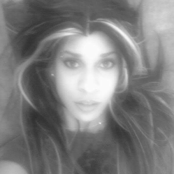 Meet your model: Monique @ Sky Corp - Picture 3 of 7